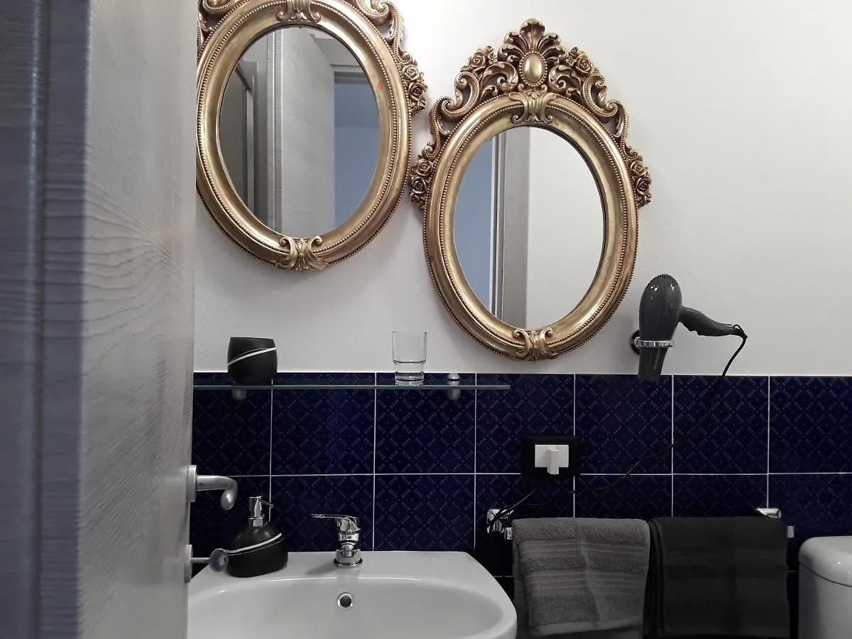 Retro' Beb Bed & Breakfast La Spezia 0*,