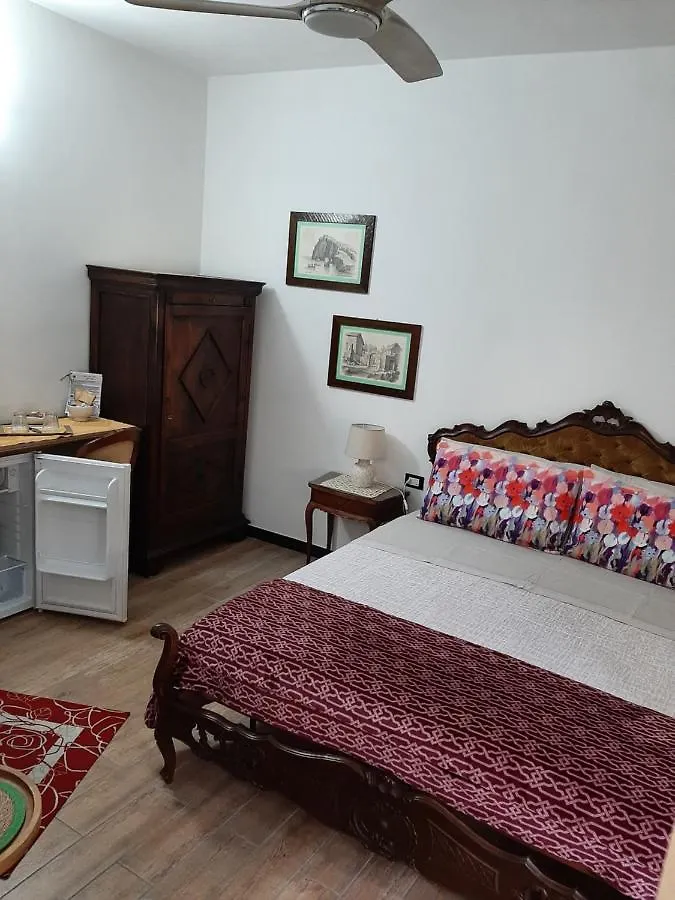 Retro' Beb Bed & Breakfast La Spezia 0*,  Italy